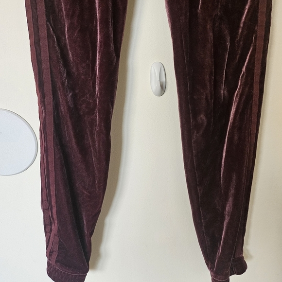 VGUC Adidas Velvet Vibes SST Track Pant Purple Plum Burgundy Women Small - Picture 7 of 16